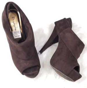 Z London suede brown peep-toe ankle booties.Siz 7